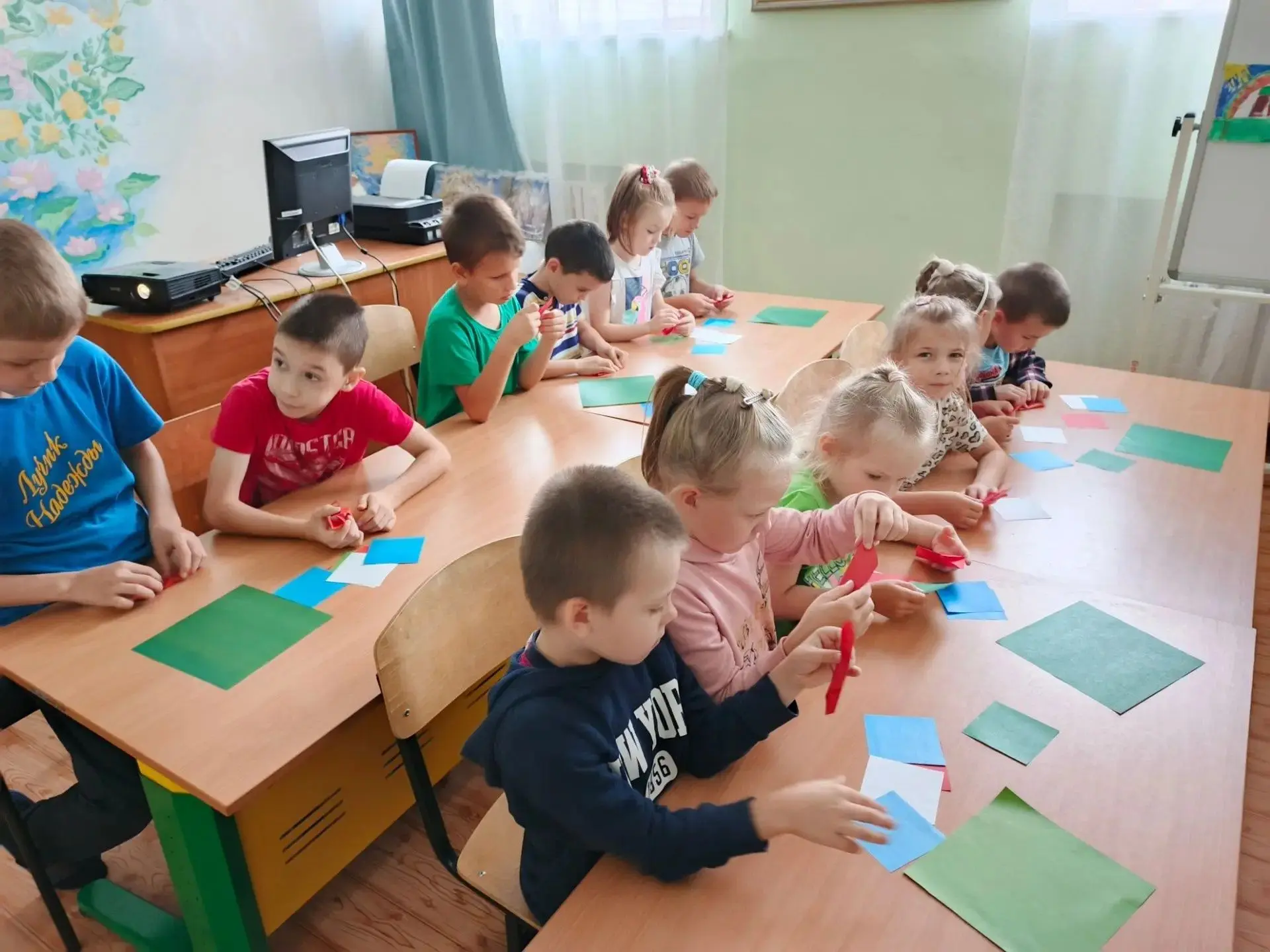 ✨ Ко Дню Государственного флага Российской Федерации провели особенное тематическое зан...
