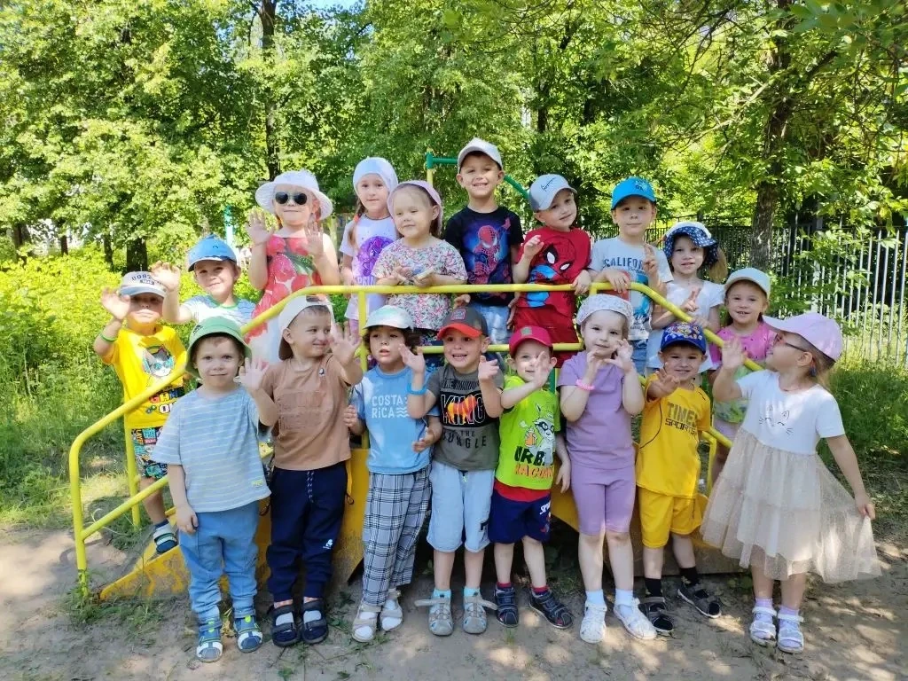 Лето-удивительное время года🌞, когда дети могут вдоволь гулять, прыгать, бегать🌸 Именно в этот пер