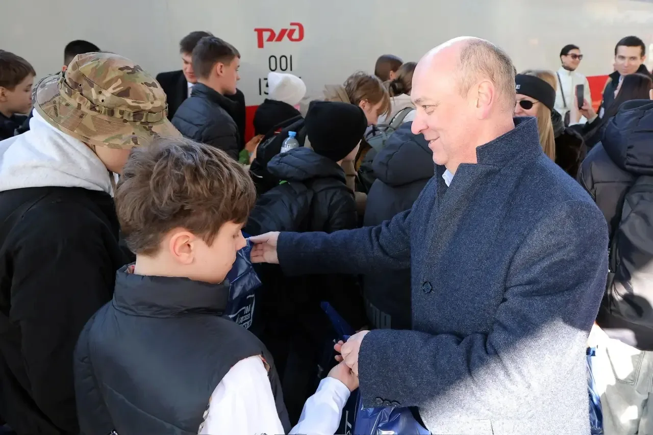 🚉 Незабываемые каникулы в Северной столице  Дети наших сотрудников из приграничья отправились на отд