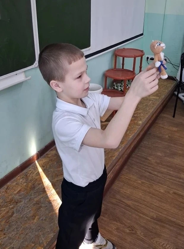 СПОРТ – ЭТО МИР!   Во 2 «В» классе ребята, участники трека «Орлята России», собрались на занятие по 