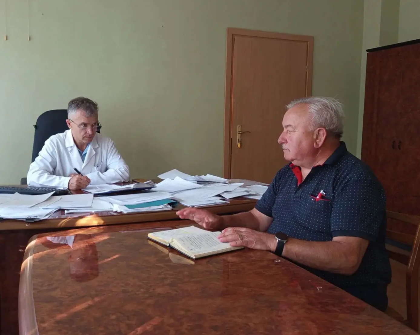 Рабочие будни председателя Веселовского окружного Совета депутатов Владимира Мацака