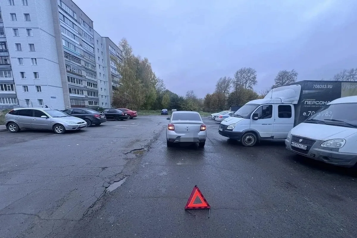 В Вологде 10-летний пассажир самоката получил травмы в ДТП с авто