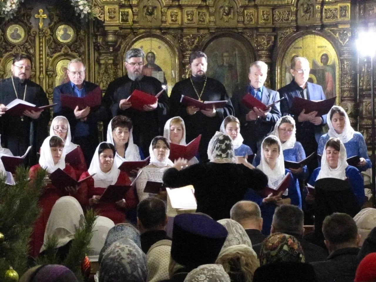 🎖 Регента Знаменского собора в Борисоглебске наградили за вклад в церковно-певческое и...