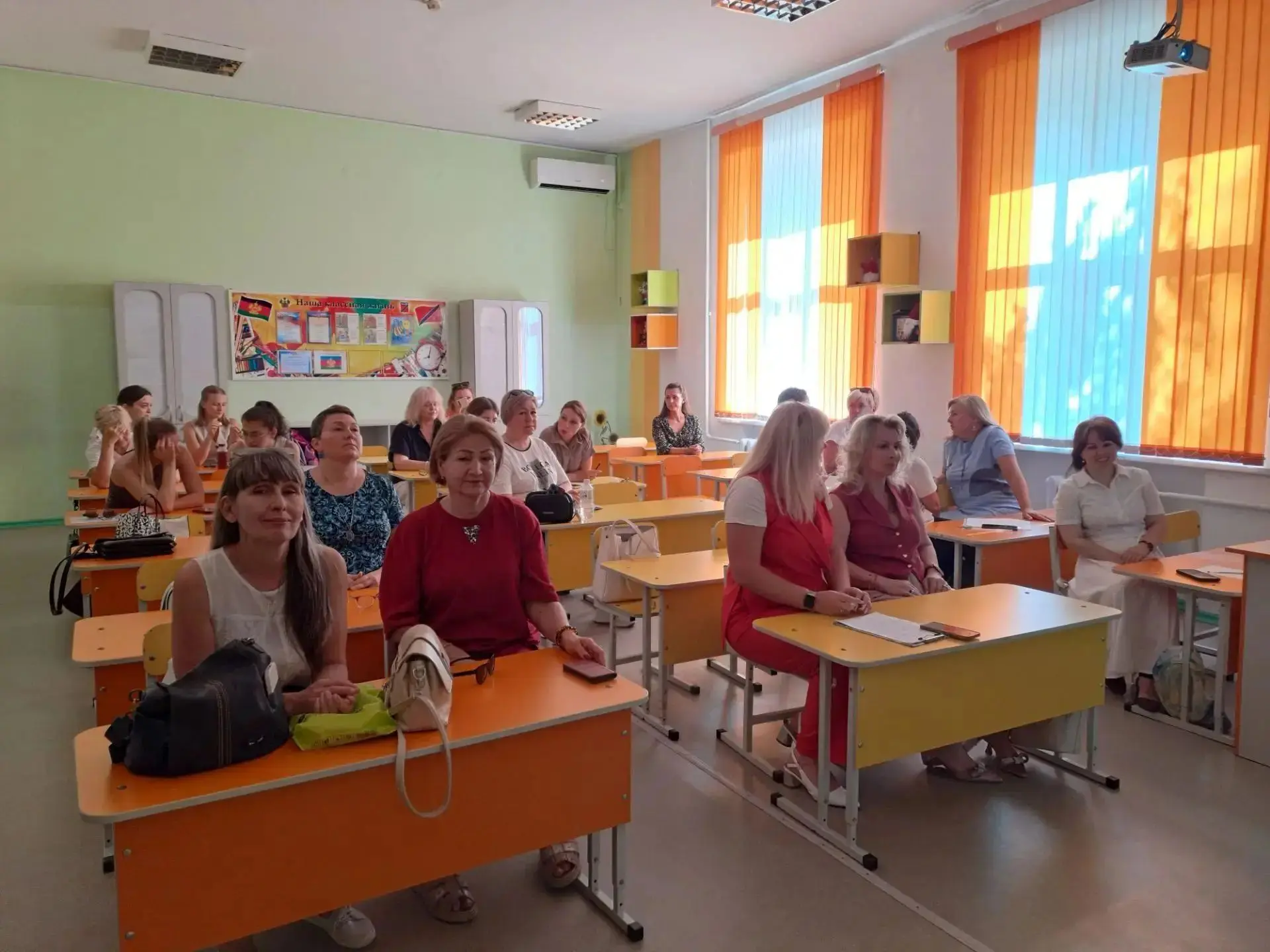 🧑‍🏫 Сегодня в школе № 6 г. Туапсе состоялось заседание педагогов-психологов и социаль...
