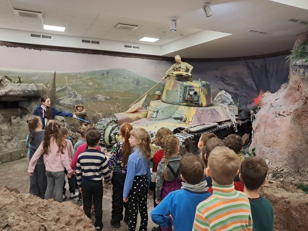 🏛️ Группа «Росинка» на экскурсии в Музее Победы: путешествие сквозь время! 🏛️Ребята из группы «Рос