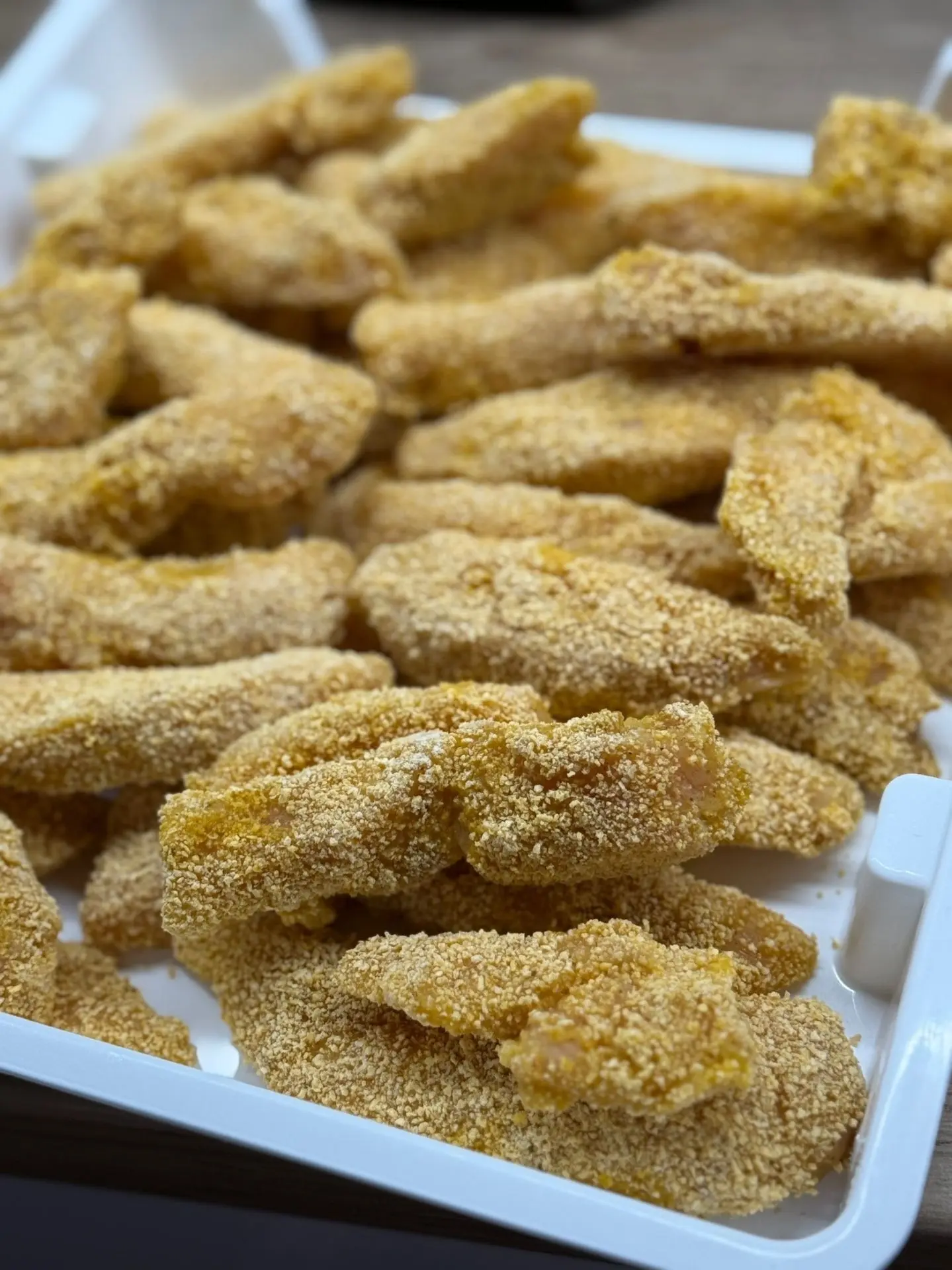 Сегодня в заказе мои любимые наггетсы(куринное филе в панировке)