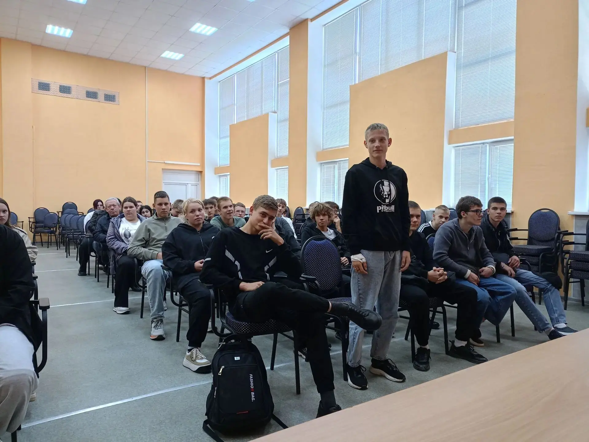 🎉 Открытый разговор: встреча студентов с директором! 🎉