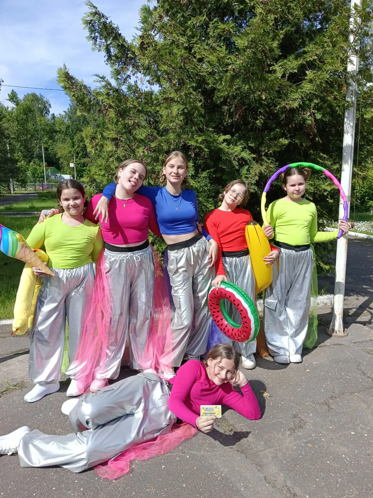 🎬 Каникулы КЛИКНУЛИ: В нашей школе открылся лагерь «Радость»! ☀️🌱

Ура! Сегодня, 1 июня, в День за