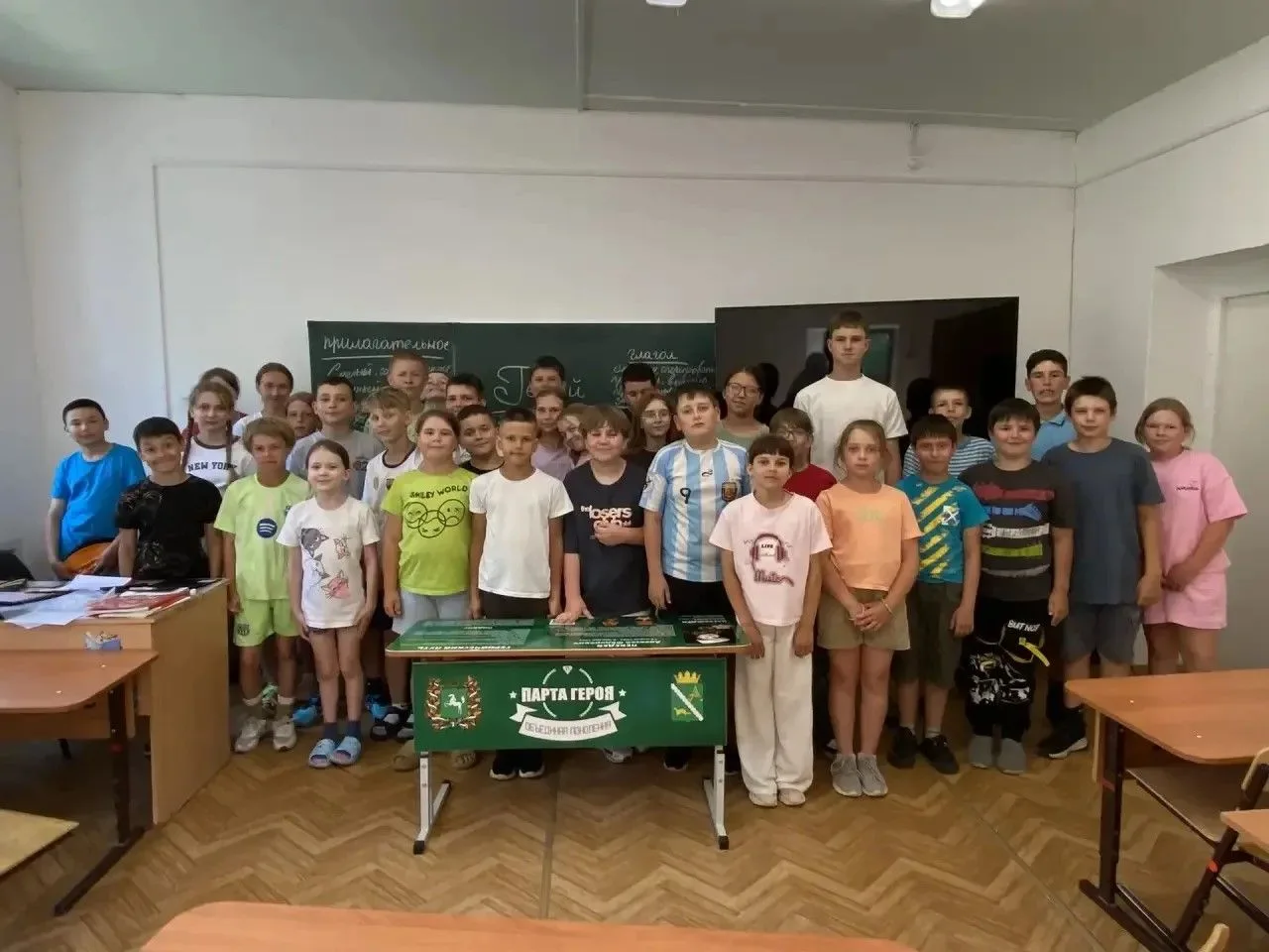🎉 13й день лагерной смены: «Служу Отечеству»! 🎉
День начался по-боевому — с бодрой зарядки и вкусн