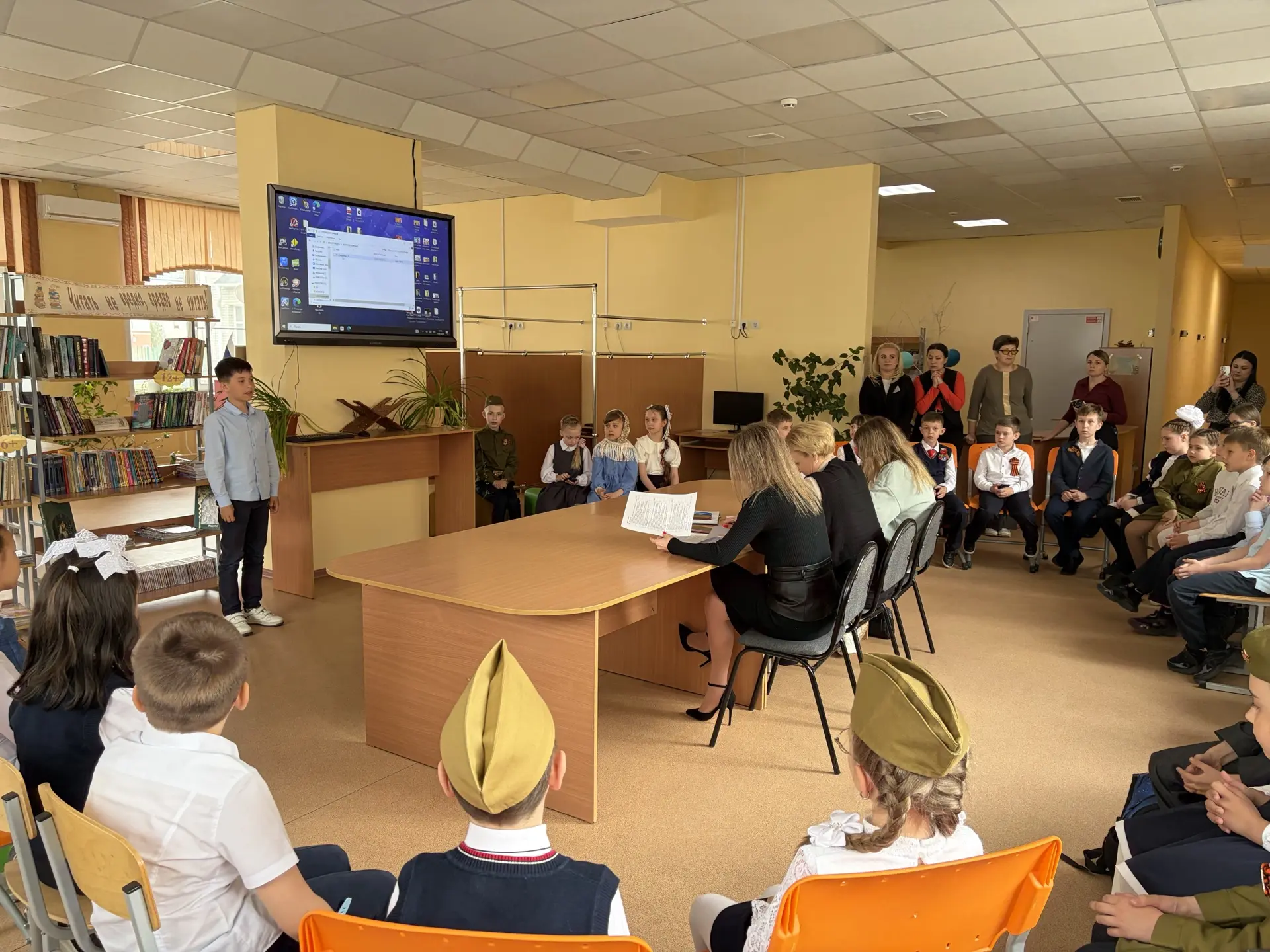 📖С 12 по 13 мая в школе прошёл конкурс чтецов, посвящённый Дню Победы. Конкурс проходил в очном и за