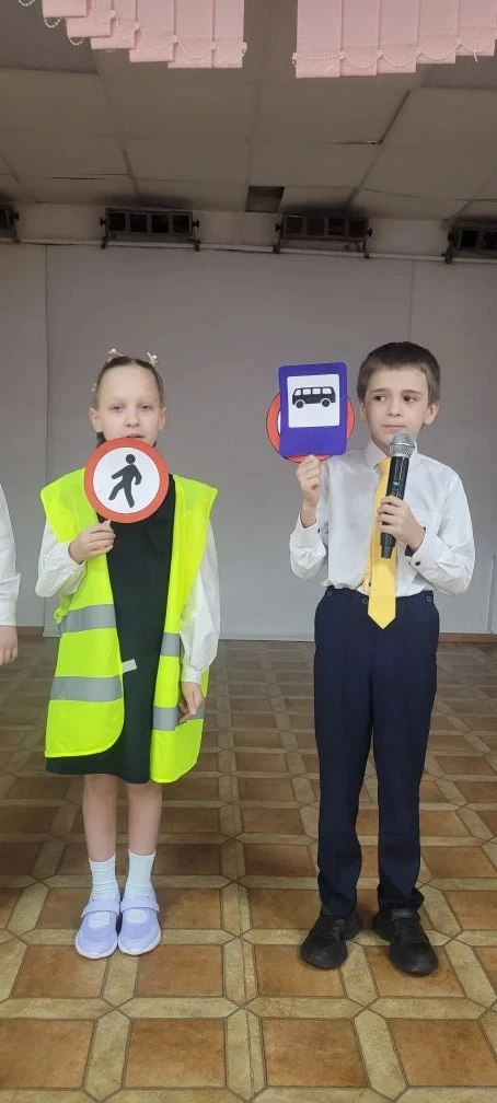 🚦 6 марта – День рождения ЮИД! 🚦  6 марта, в день создания отрядов ЮИД, активисты отряда «Зебра» (2а