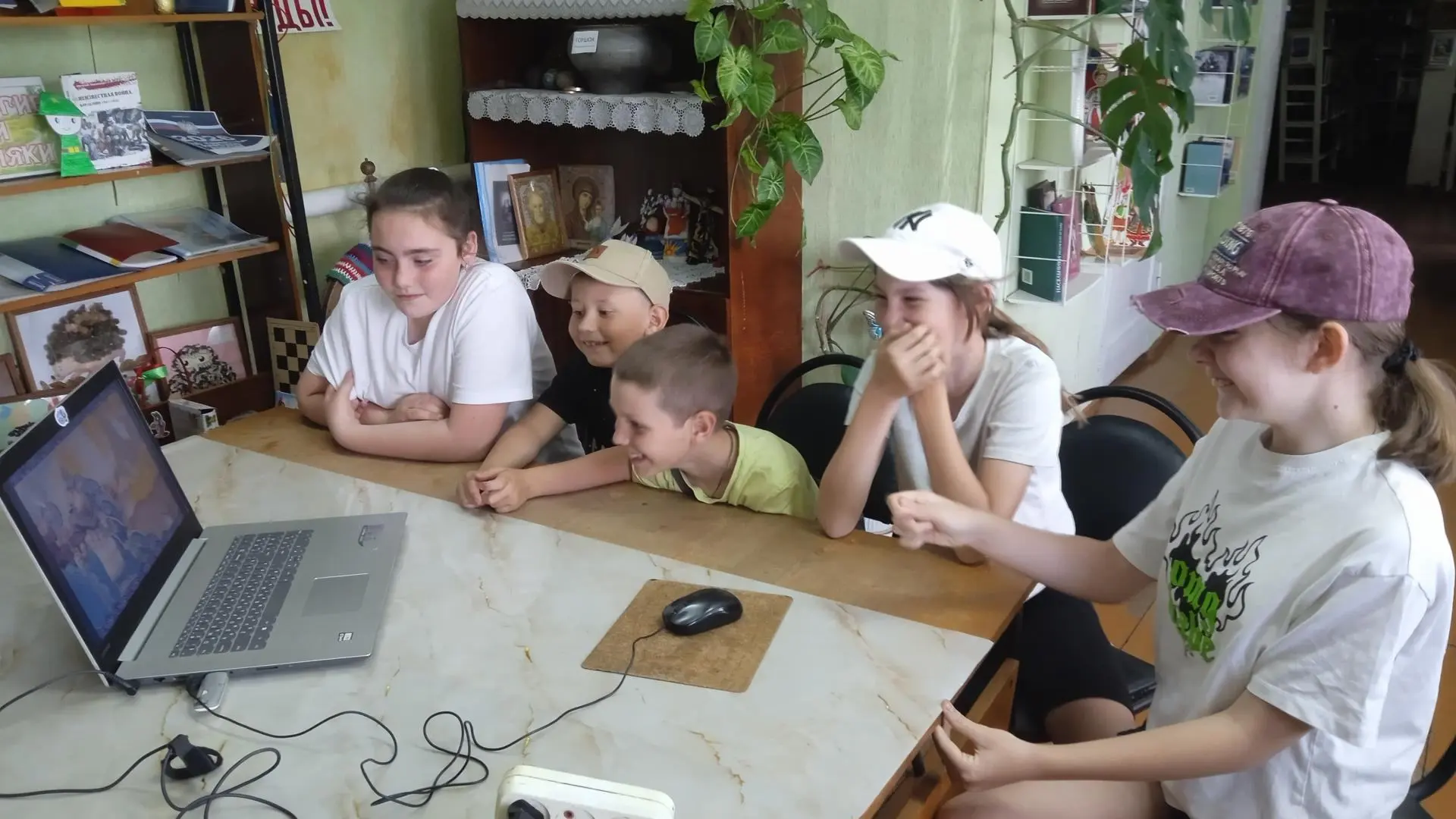 Литературная игра «Мы в гости к Пушкину спешим» в Яблоневской библиотеке