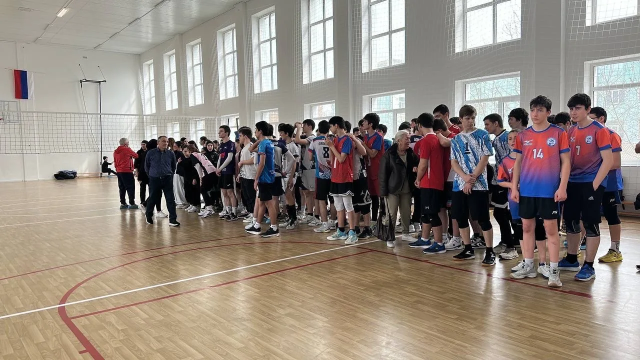🌟 Вчера в стенах нашей школы №27 им. Т.А. Абатаева прошел финал школьной лиги по волейболу г. Махачк
