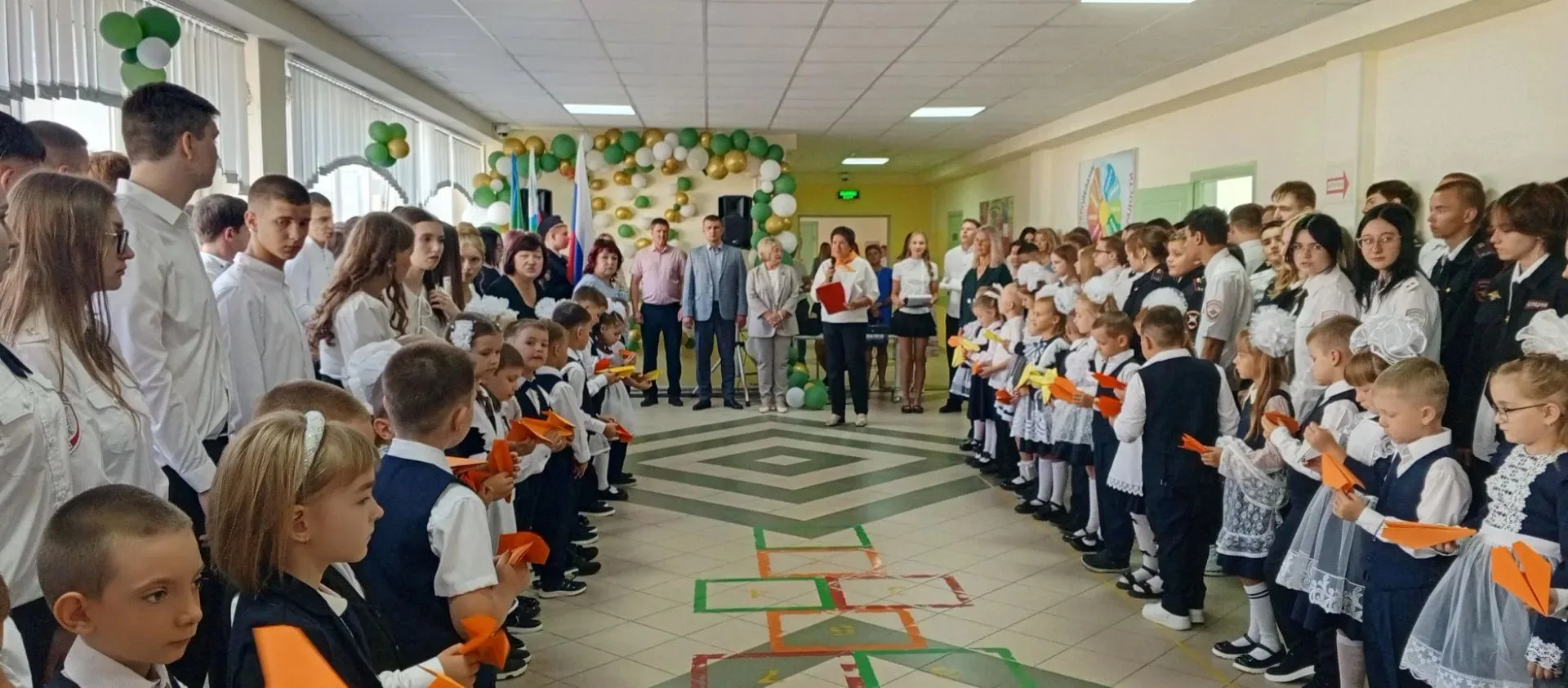 🔔 Снова звенит звонок, снова слышен детский смех на линейке. Сегодняшний день особенно...