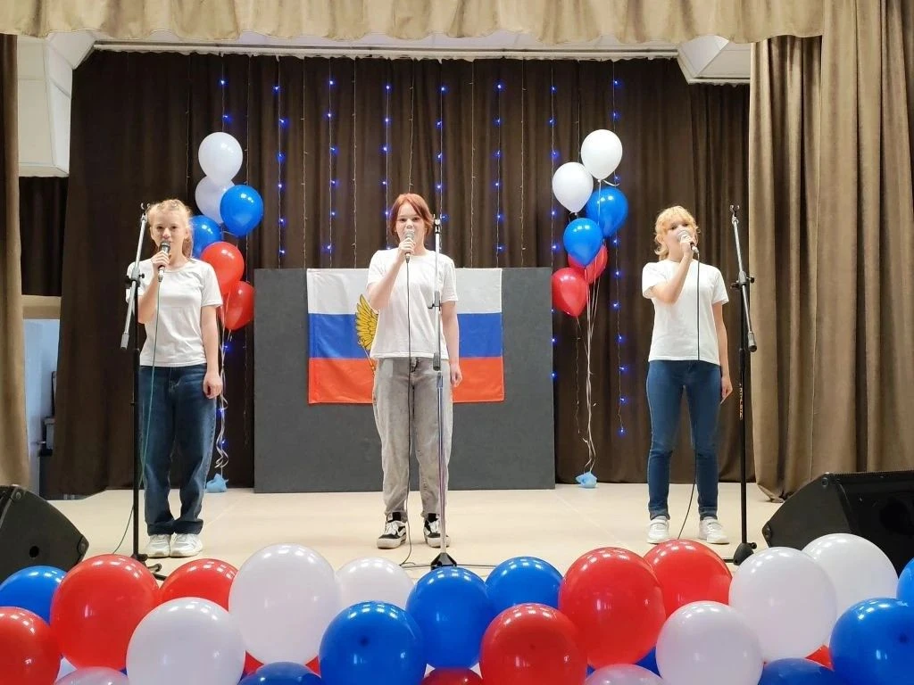 ❤️🇷🇺МОЙ ДОМ - РОССИЯ🇷🇺❤️⁣
12 июня в Доме культуры д. Кандинка состоялась праздничная концертная 