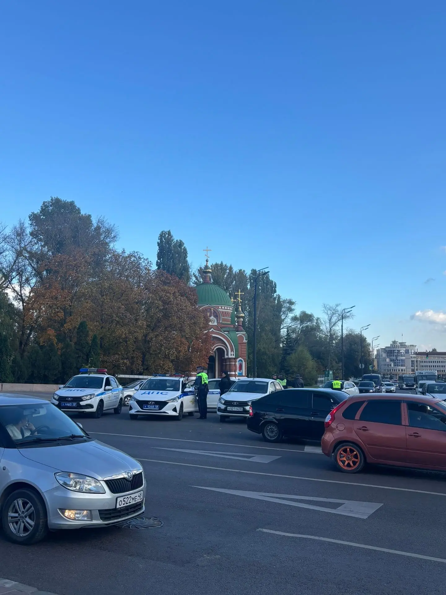 На площади Революции проходит рейд по выявлению машин с тонировкой
