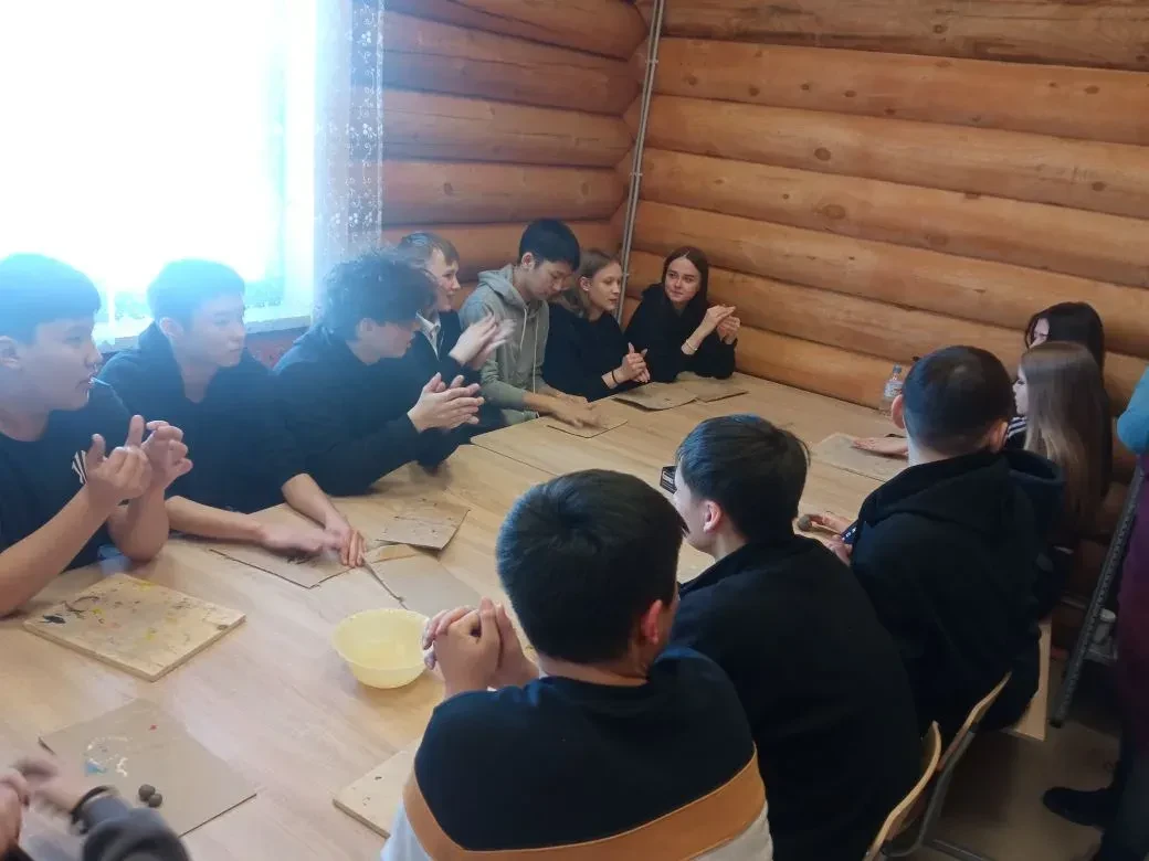 Наша школа в гостях у сибирского летописца Учащиеся 9-х класов побывали на экскурсии в селе Шаралдай