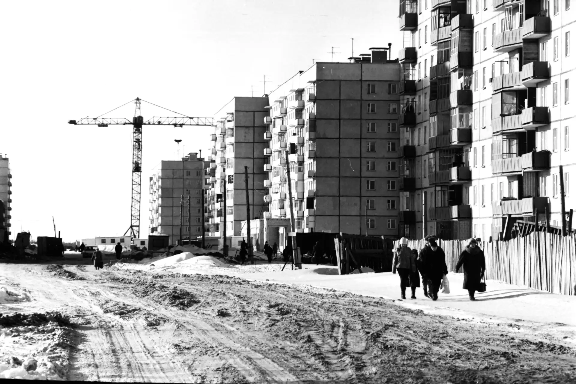 10 тысяч фотографий на трехстах метрах. Газета «Речь» оцифровывает архивные фотопленки ...