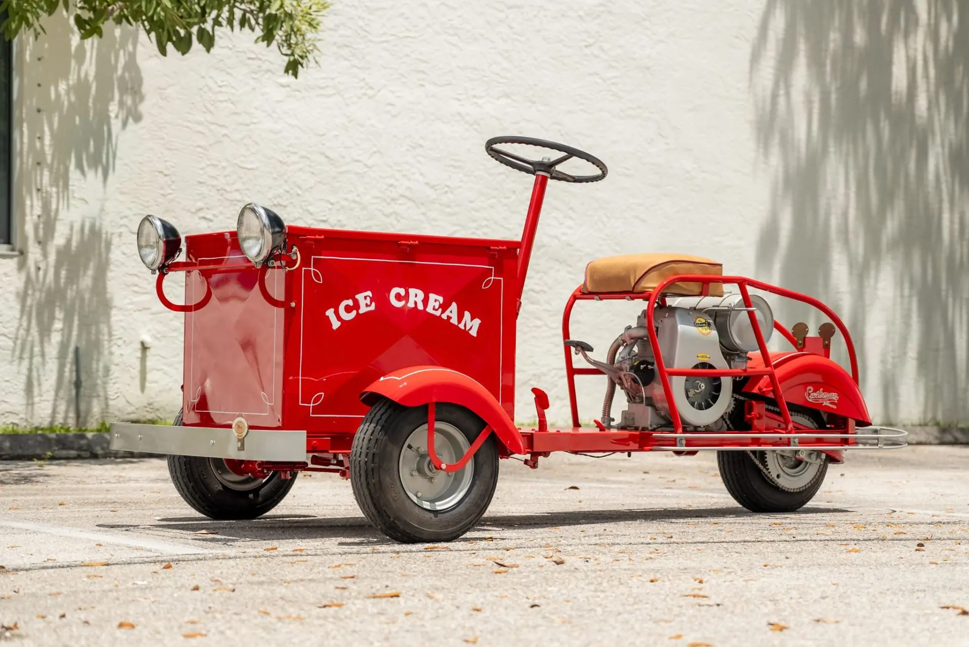 Милейший мотороллер для продажи мороженого - Cushman Package Kar 🇺🇸 1949 года выпуска.