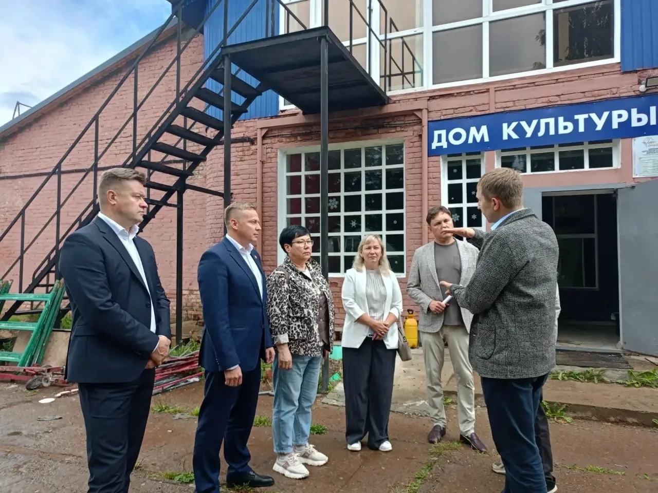Ремонт в Адамском Доме культуры продолжается