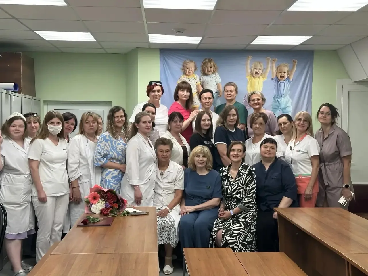 Накануне Дня медицинского работника в ГУЗ «Детская поликлиника № 6» прошло праздничное мероприятие. 