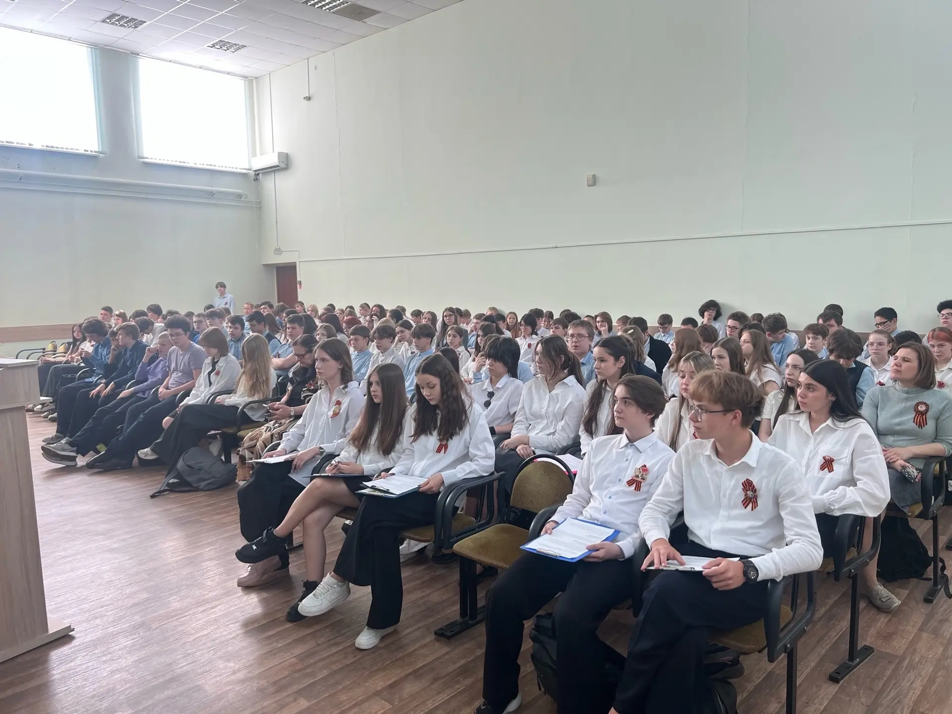 🌟Урок мужества: встреча с представителем Совета ветеранов  ⚡ 7 мая в предверии дня Победы в актовом 