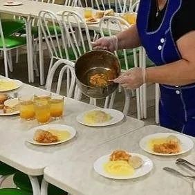 👩🏻‍🏫🥩 В школьной столовой Карелии нашли просроченные продукты. Специалисты Россельх...