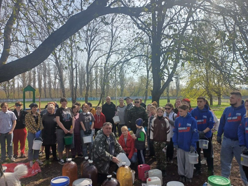 В городском округе Дебальцево  состоялась экологическая акция «Зелёный субботник», объе...