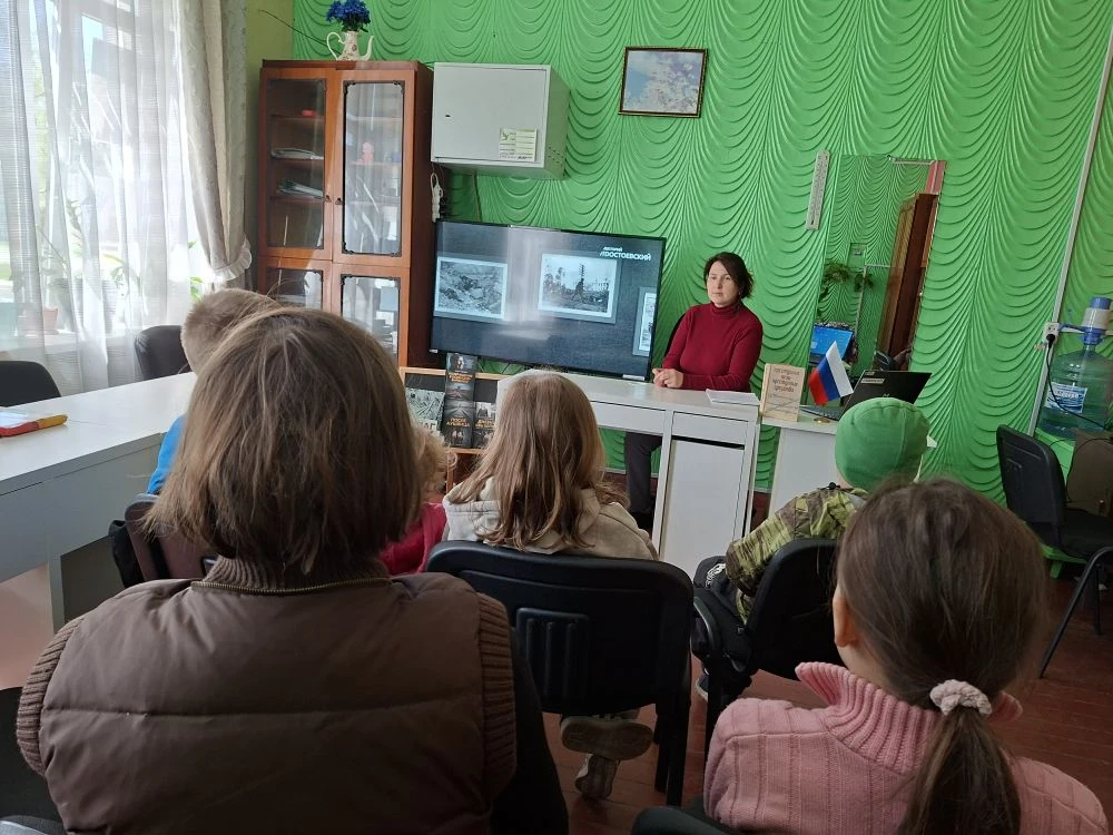 "Не забудем!": Памятный час в Благовещенском СДК, посвященный жертвам геноцида советского народа 🕯️ 
