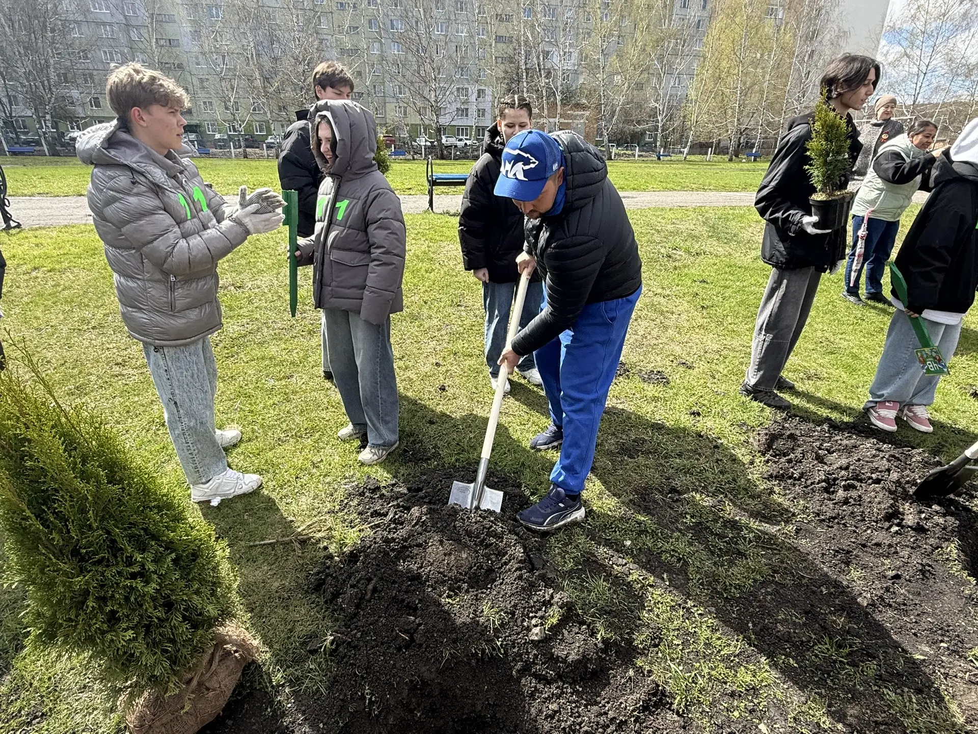 🌿 Участвуем в озеленении Пензенской области по инициативе губернатора Олега Мельниченко!  ✅Наша школ