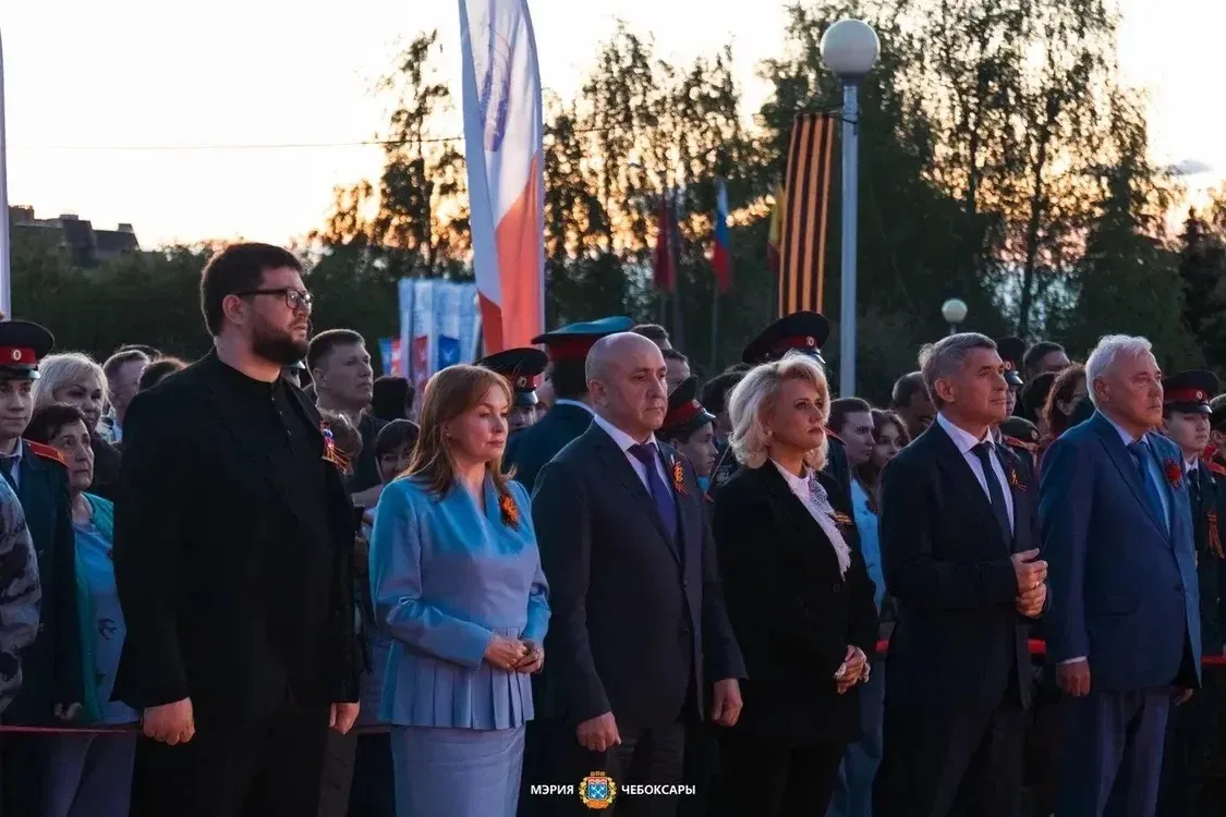 Свеча Победы: огонь, горящий сквозь годы 🕯️  Сегодняшняя акция «Свеча Победы» слила тысячи огоньков 