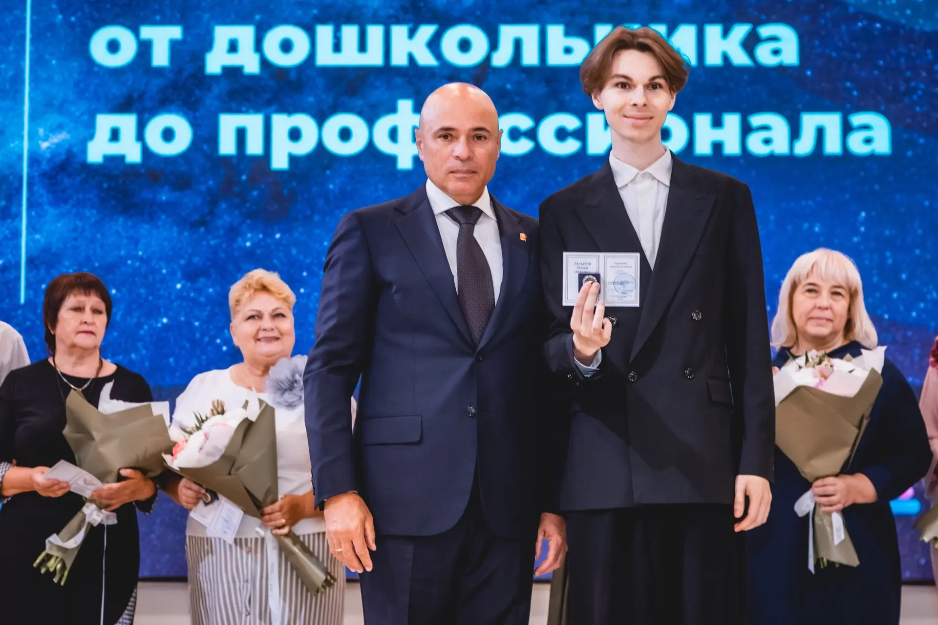 На фото – лучшие педагоги этого года. Учителя с большой буквы. Встретились с ними на еж...