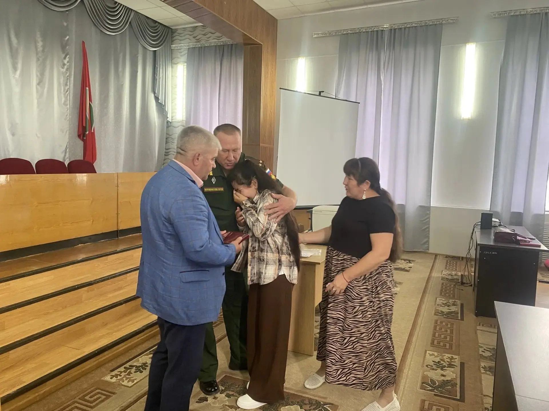 Память о героях живёт вечно

Администрация Домбаровского района с глубоким уважением сообщает о вруч