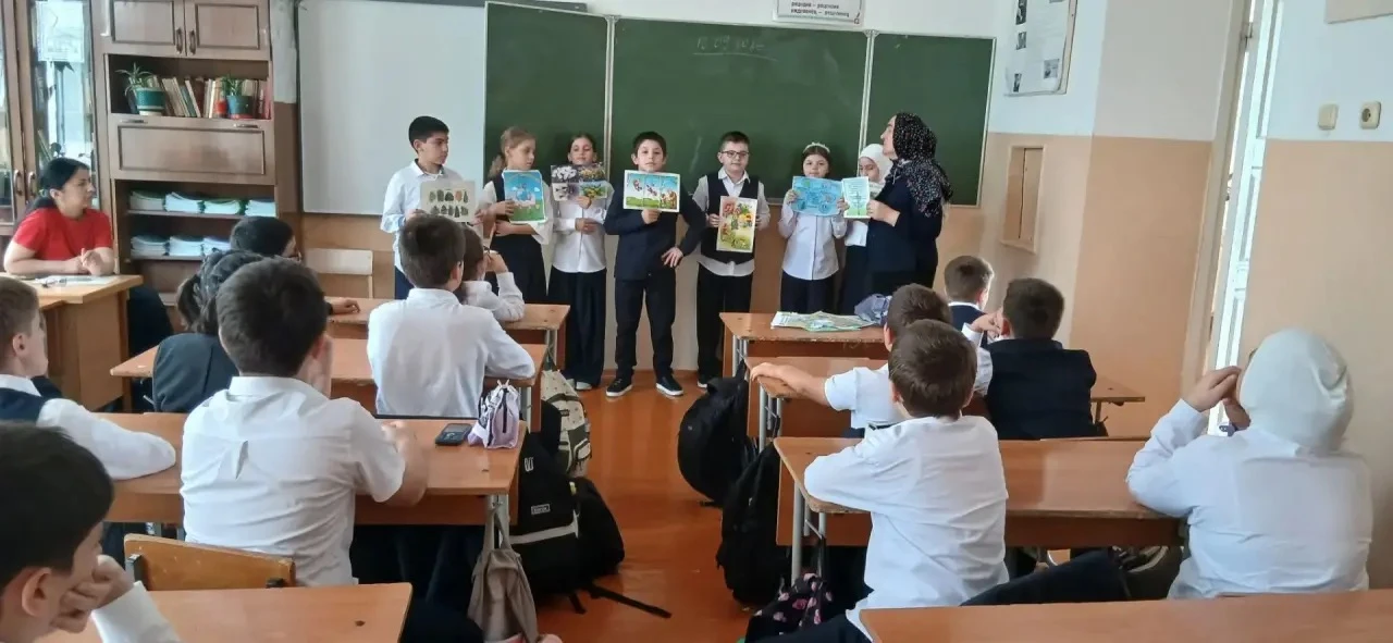 Сегодня в 5 «Г» состоялся увлекательный классный час «Путешествие в мир природы». Ребят...