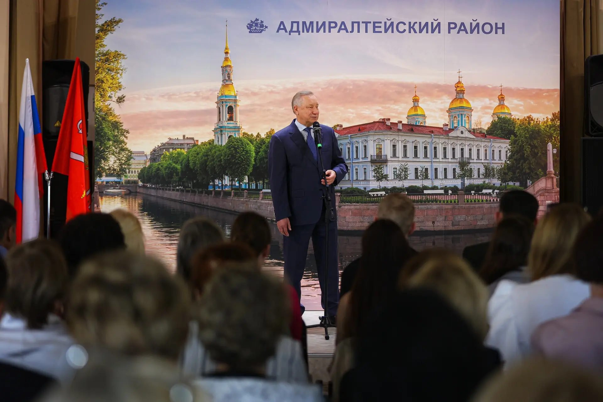 Сегодня открыли выставочную экспозицию по итогам достижений Адмиралтейского района по программе «10 