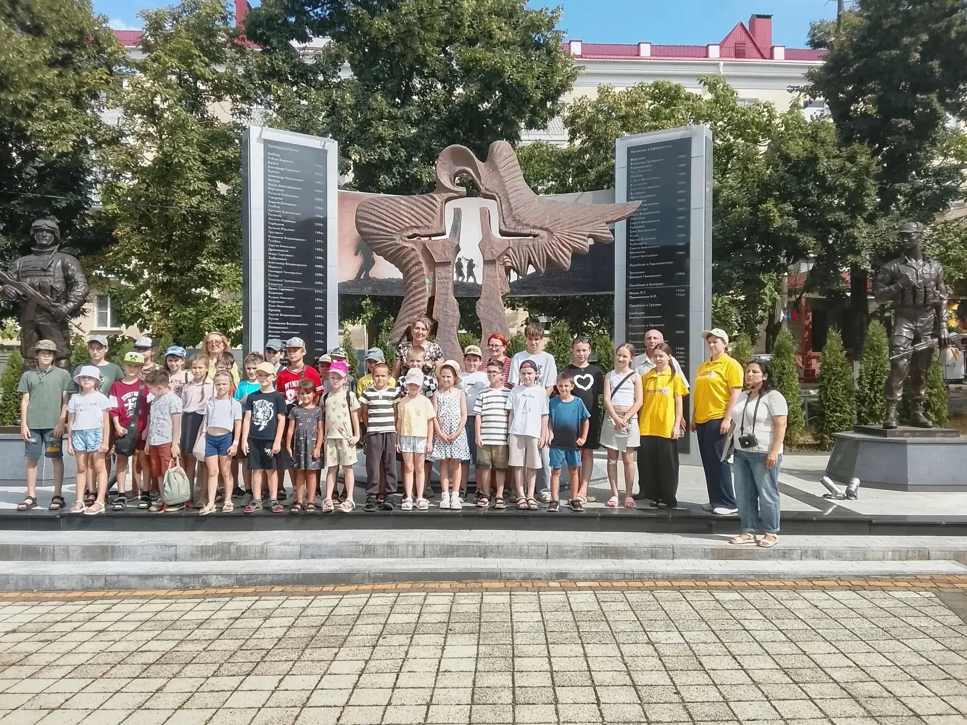🎉 Шахматы и история: день, который запомнится! 🎉
В рамках Всероссийского фестиваля по шахматам «Ме