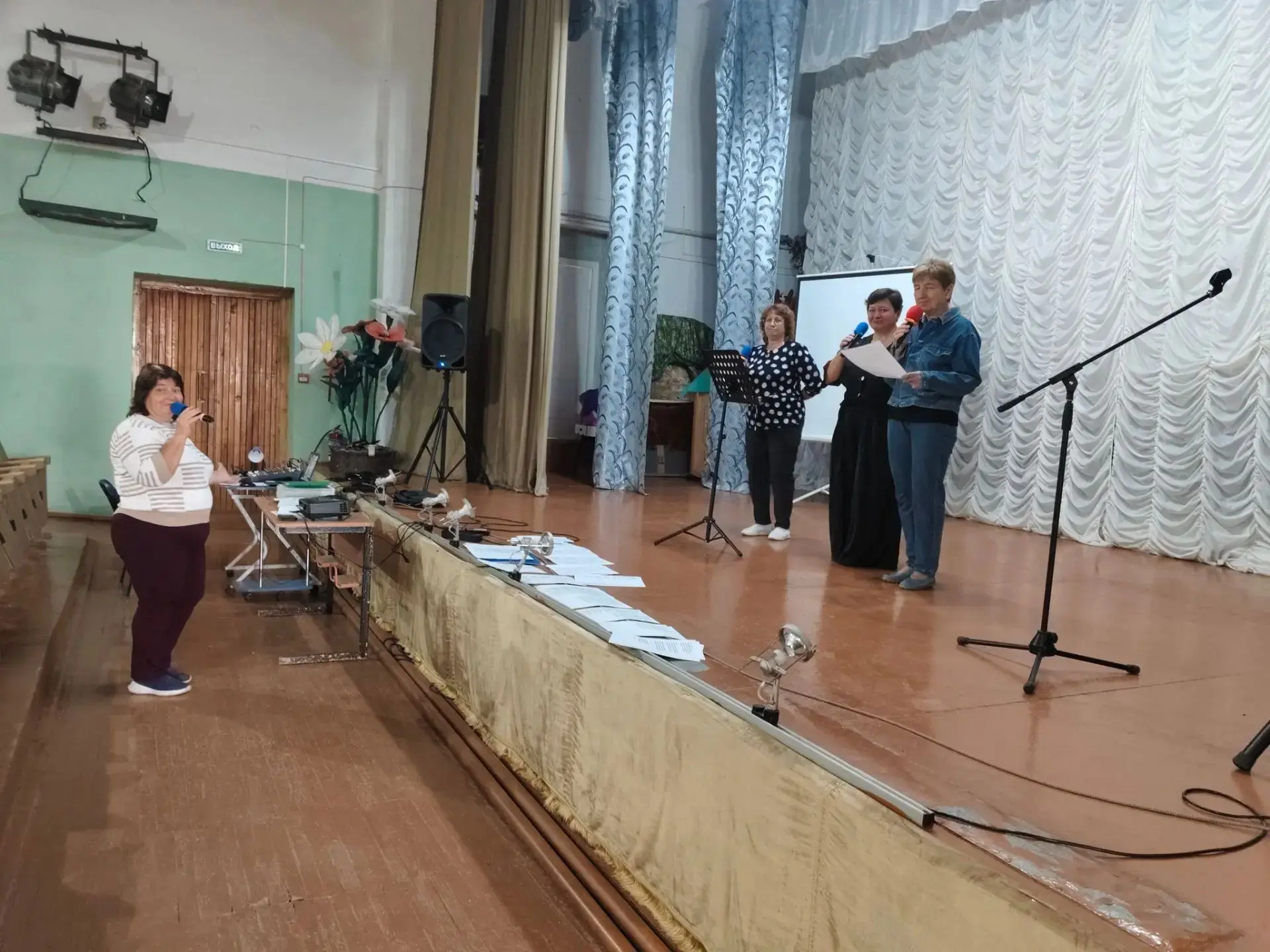 Вокальный ансамбль «Землячка» официально закрывает дачный сезон. После летнего перерыва...