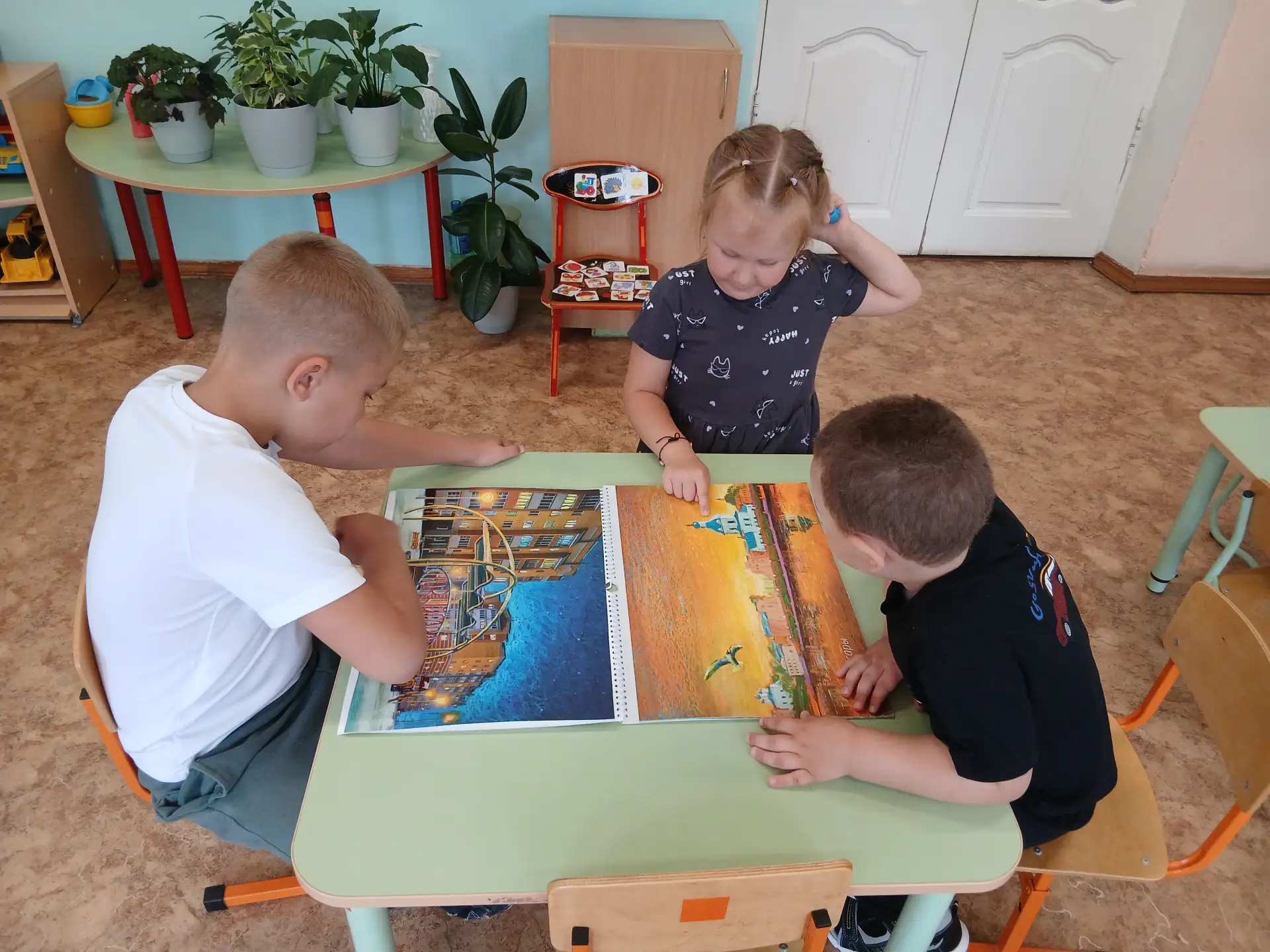 В рамках проекта "В городе счастливого детства" в группе "Незабудки" прошла познаватель...