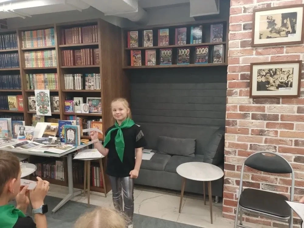 День русского языка📚

🔹️ 6 июня в День рождения великого русского поэта, основоположника современн