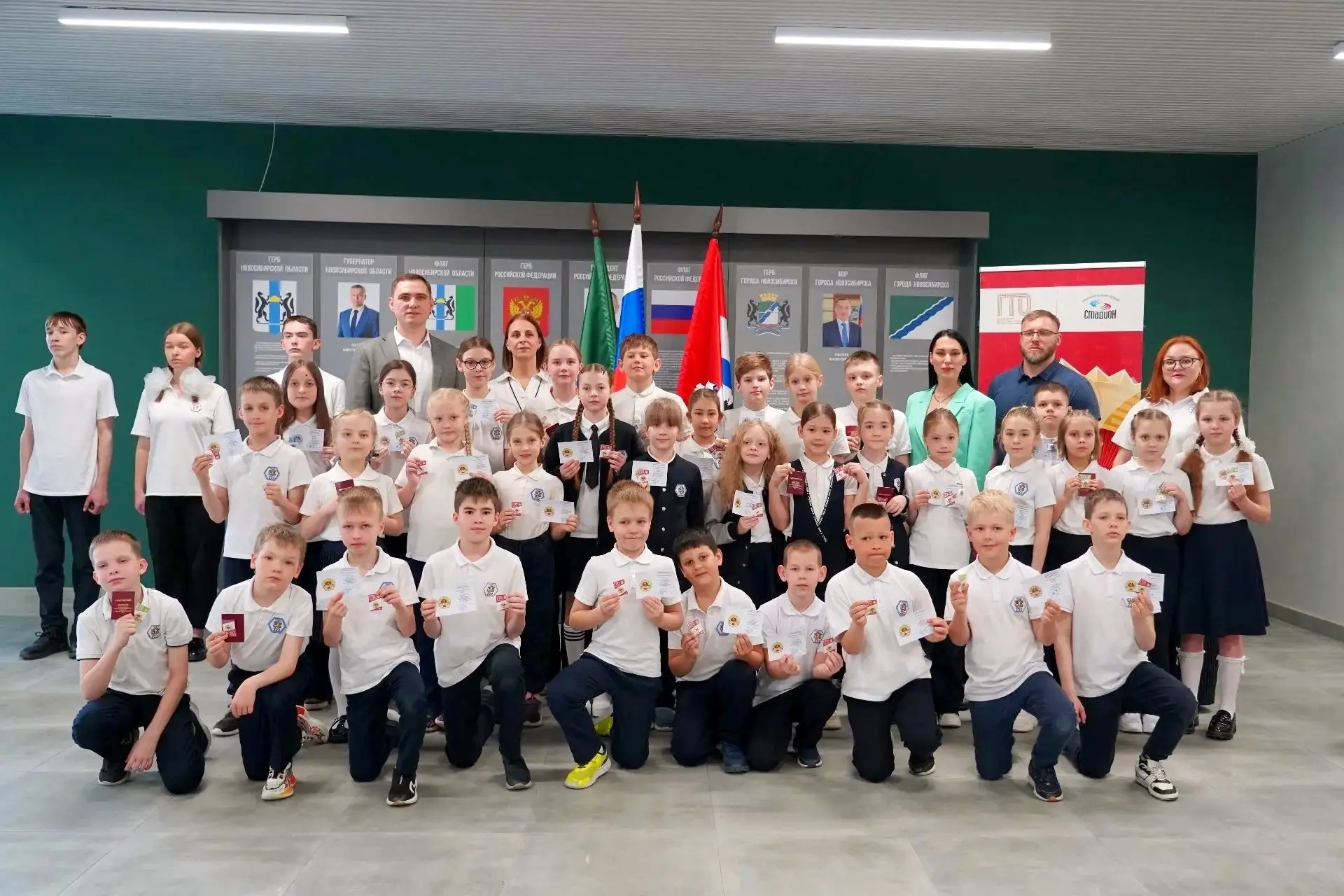 🏆Торжественная линейка и чествование значкистов ГТО в #МАОУСОШ222 ✅  Сегодня в нашей школе царила по