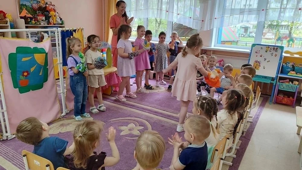 ✨✨✨✨Доброта не знает возраста! 
Ребята из старшей группы "Солнышко" устроили настоящий праздник для 