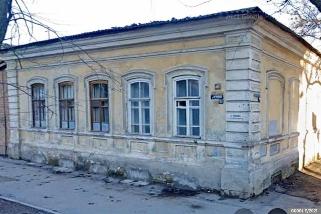 Увы, при нынешнем руководстве города - продолжается политика уничтожения его истории.