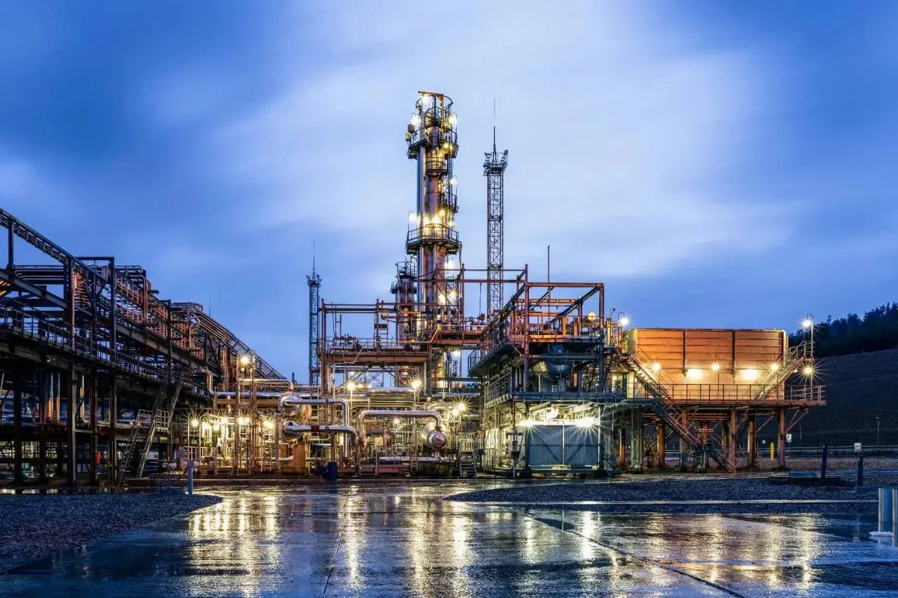 ▎🎉 С Днем работника нефтяной, газовой и топливной промышленности!