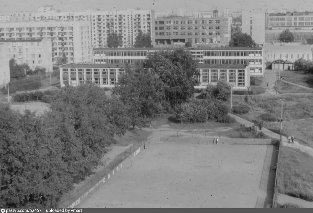 Школа №145 в 1984 году
