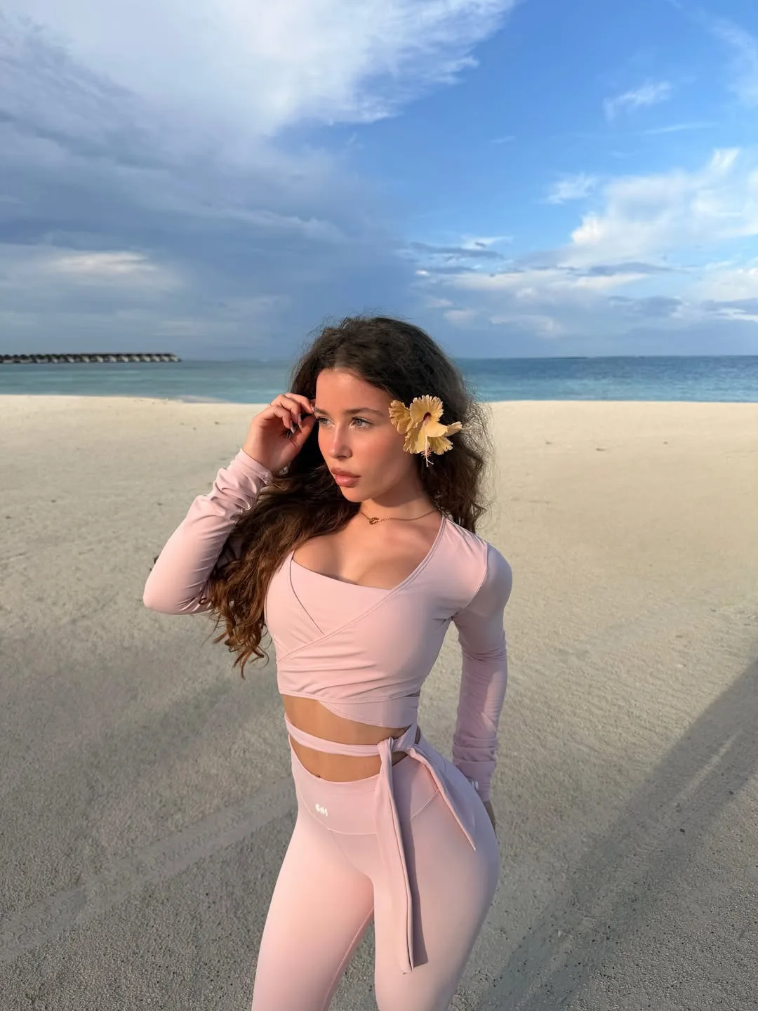 Летние фоточки Саши Айс и Али Еникеевой 😍

А ты поедешь на море этим летом?