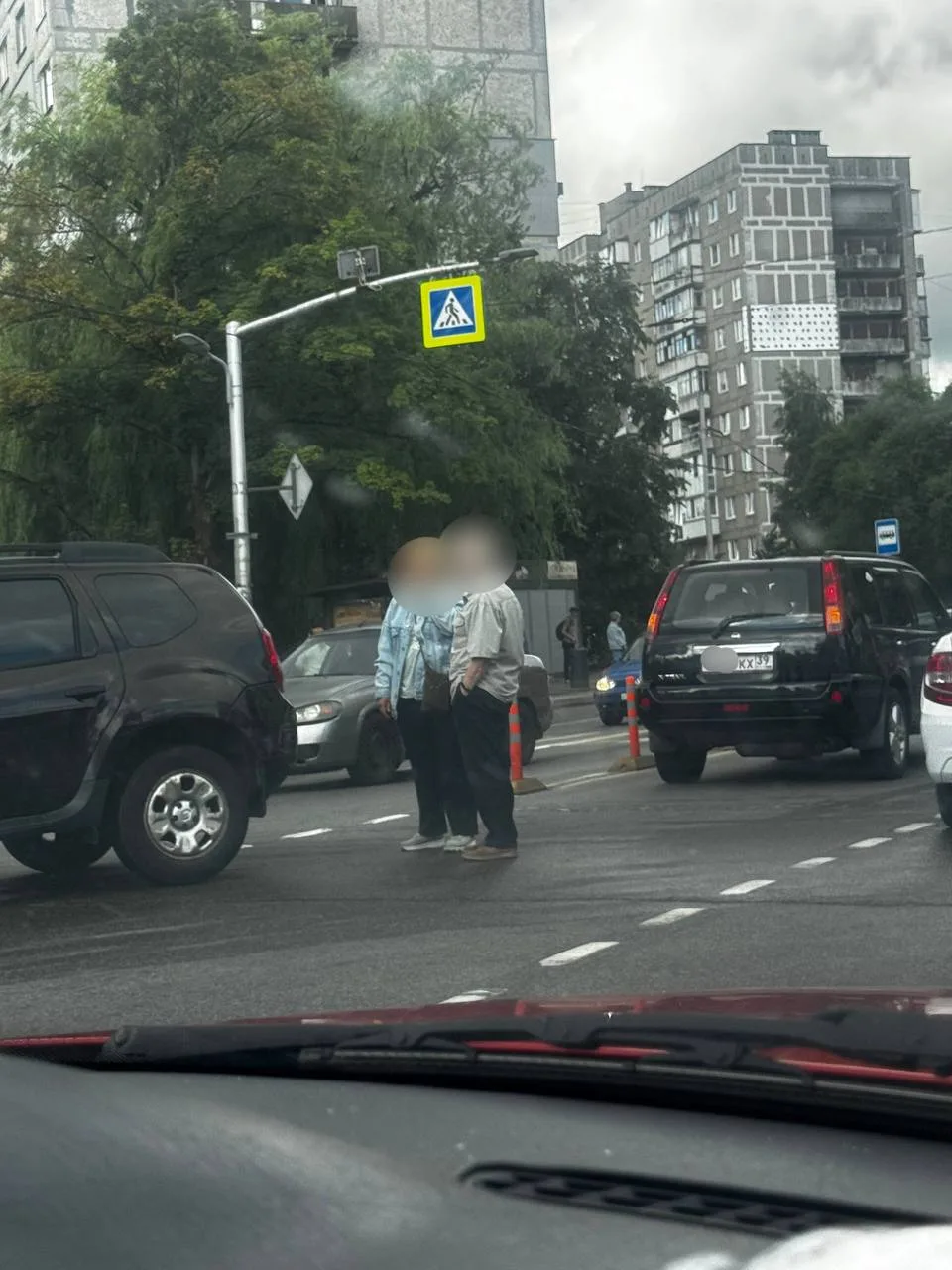 Утреннее ДТП на Киевской возле Лукойла. Притерлись, пока стоят 😳