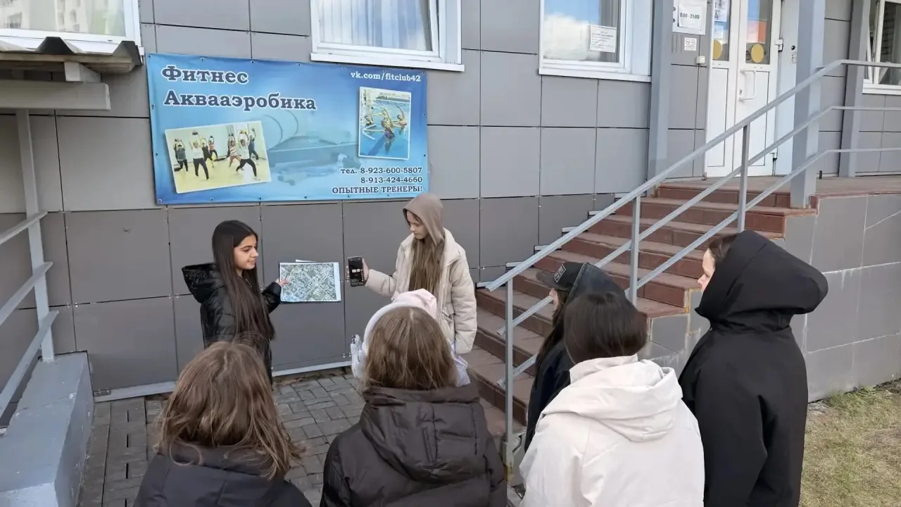 Сегодня активист школьного ученического самоуправления «Новое энергичное поколение« Кусова Милана и 