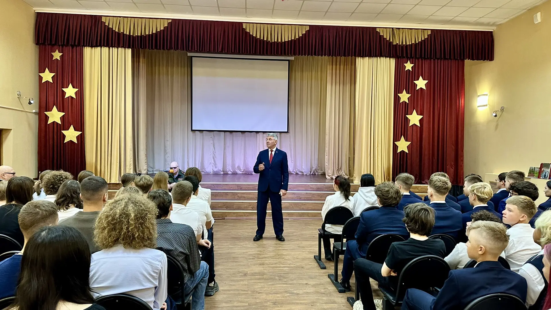 Живая память: «Ветеранский десант» пришёл в школу № 34