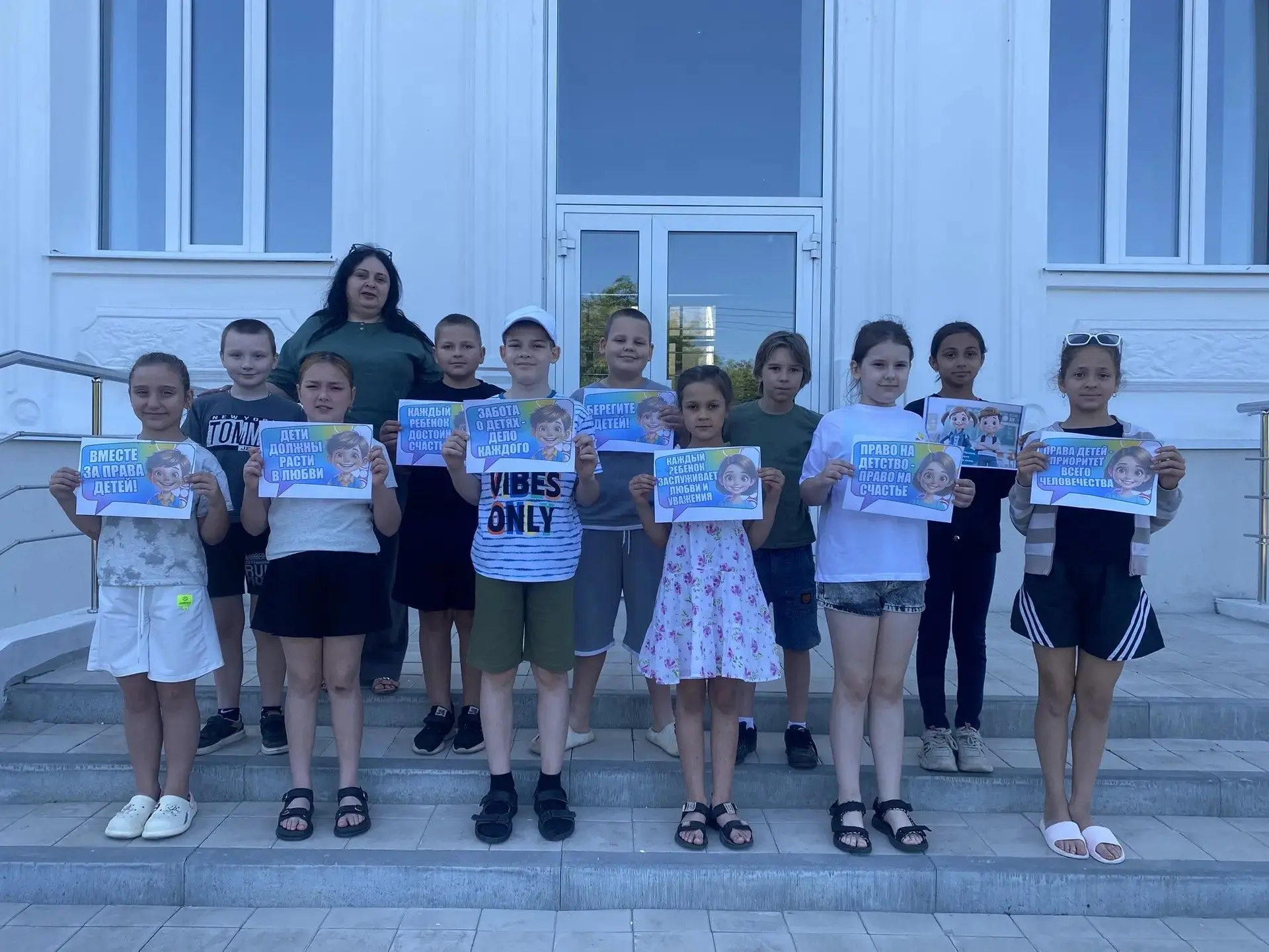 🎉 В рамках Недели права в нашей школе прошла важная беседа на тему «Твои права — твоя ...