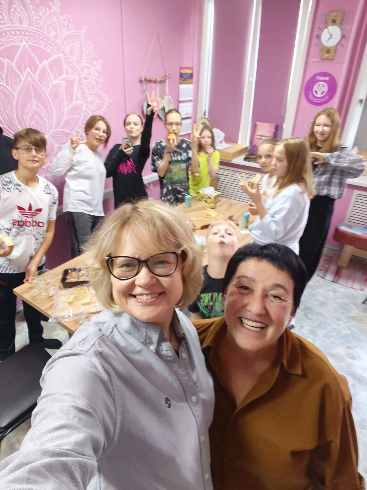 Вчера в «Живее» был маленький выпускной ❤️
